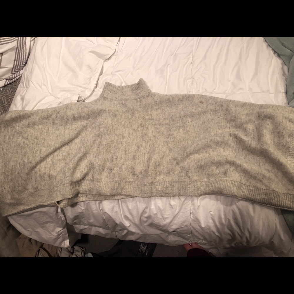 Cropped turtle neck sweater